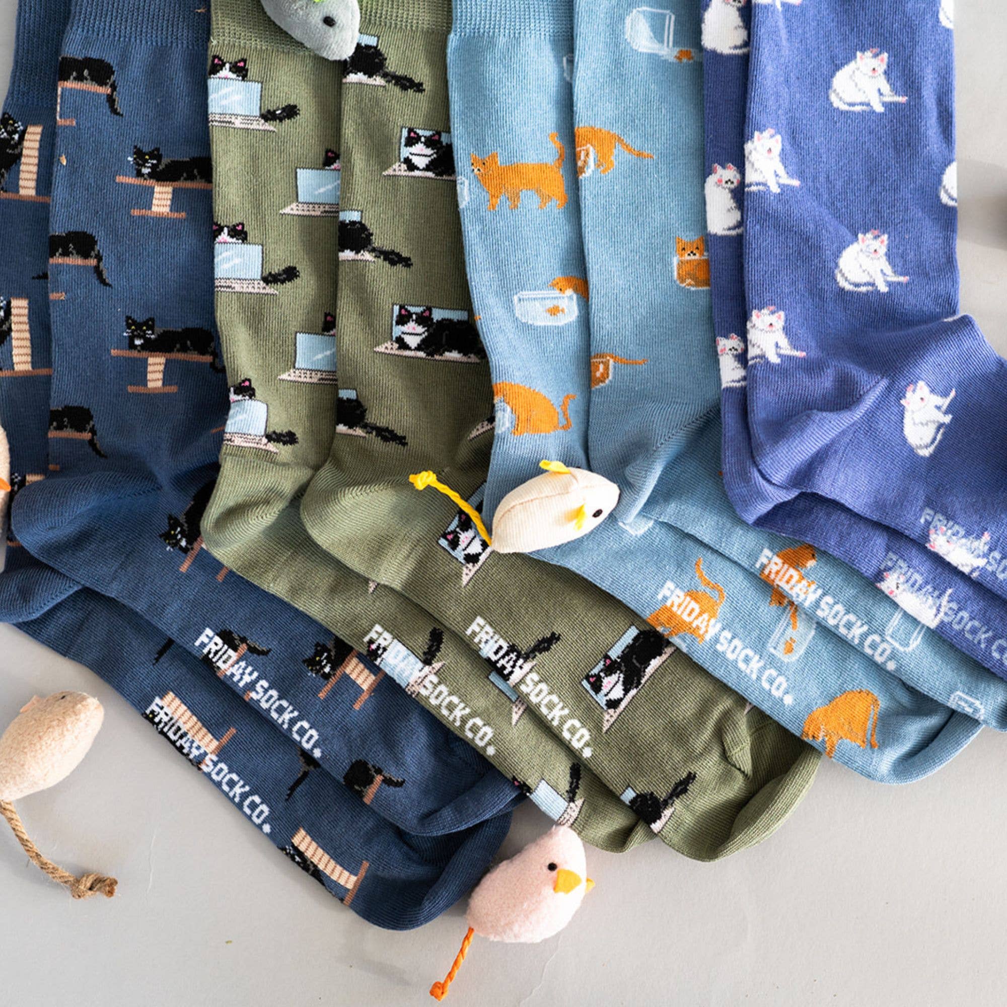 Friday Sock Co. - Men's Cat & Goldfish Mid-Calf Socks - Cute Novelty Print