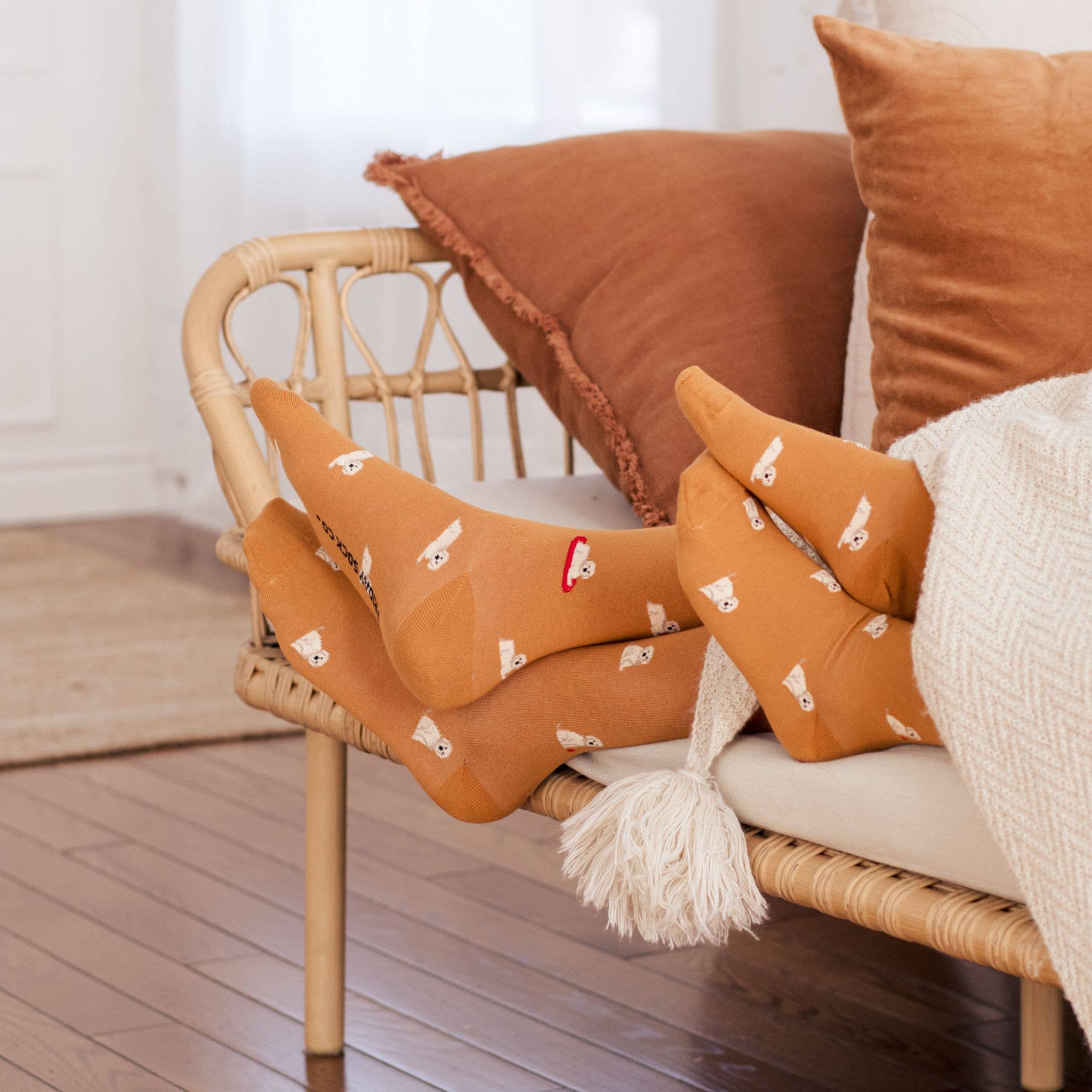 Friday Sock Co. - Women's  Tiny Golden Dog Crew Socks - Fun Gift for Dog Lover