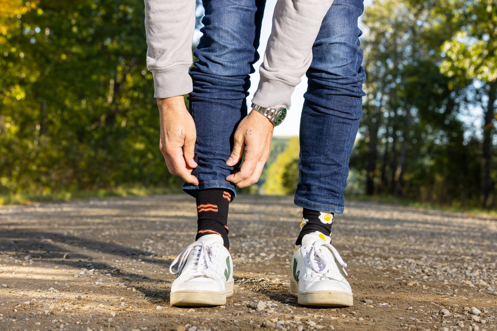 Friday Sock Co. - Men’s Bacon & Eggs Mid-Calf Socks - Novelty Made in Italy