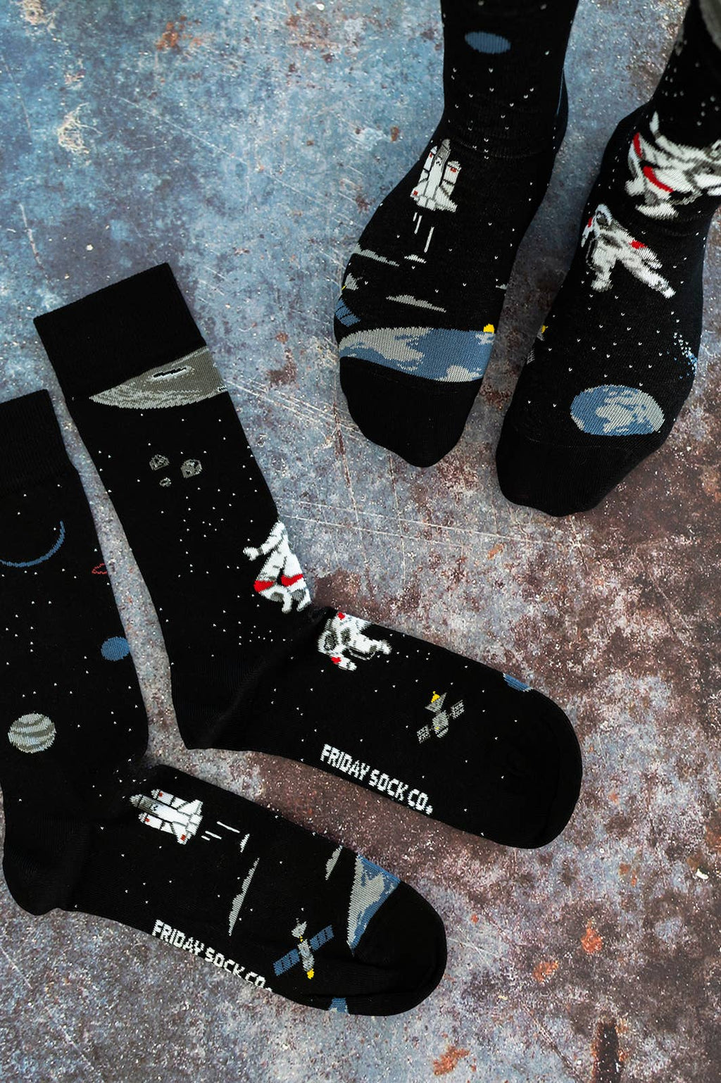 Friday Sock Co. - Men's Space Scene Mid-Calf Socks - Out of this World Gift